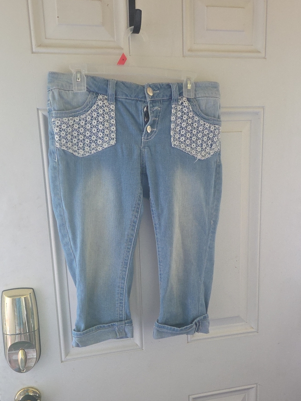 No Boundaries Light Blue Cropped Jeans with White Embroidered Pockets